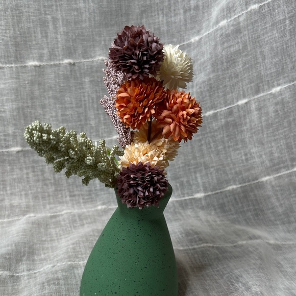 Green Speckled Vase with Multicolor Artificial Flowers Purple Orange Peach Cream - Picture 2 of 11